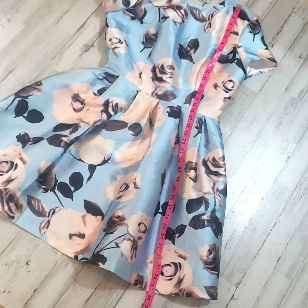 Chi Chi London Blue floral pleated party dress UK12/US8 - Picture 13 of 16